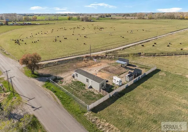 Photo 1 of Manufactured home for sale at 102 E Rich Ln, Blackfoot, ID 83221 | MLS# 2189756 | Listing updated on 2026-10-09