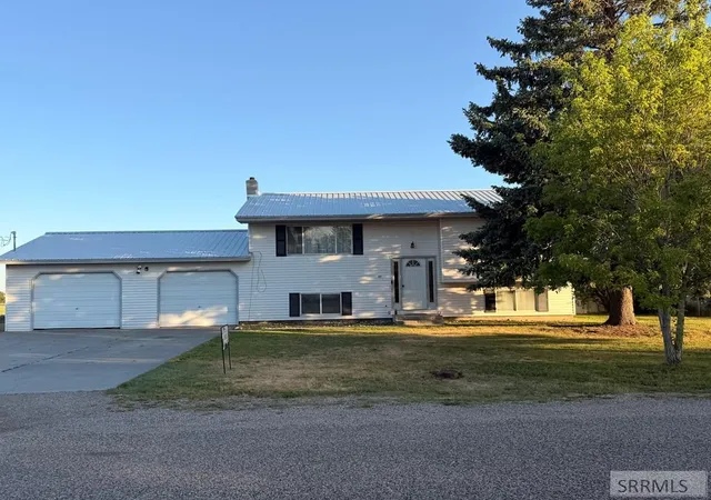 Photo 2 of Single family home for sale at 33 4th South, Dubois, ID 83423 | MLS# 2189070 | Listing updated on 2026-09-08