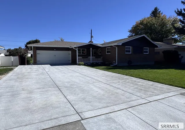 Photo 1 of Single family home for sale at 354 Pinon Dr, Idaho Falls, ID 83401 | MLS# 2189583 | Listing updated on 2026-10-02
