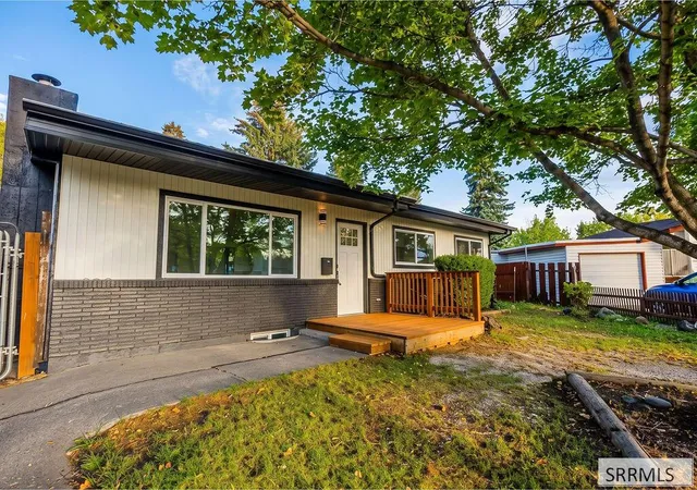 Photo 1 of Sale Pending at 272 Valley Dr, Idaho Falls, ID 83401 | MLS# 2189601 | Listing updated on 2026-10-19
