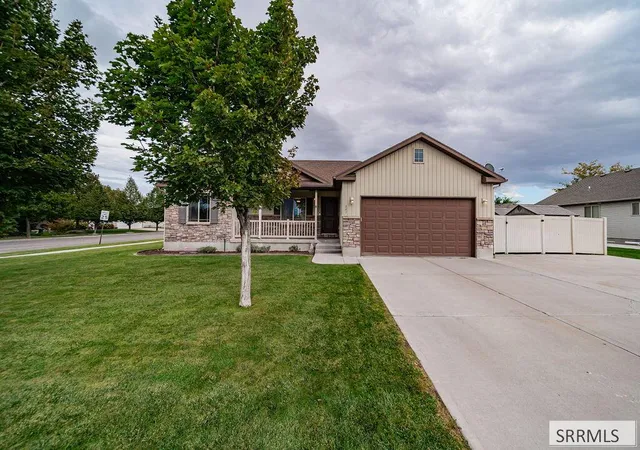 Photo 2 of Single family home for sale at 341 Oaktrail Dr, Rexburg, ID 83440 | MLS# 2189321 | Listing updated on 2026-10-17