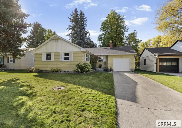 Photo 3 of Single family home for sale at 215 Tautphaus Dr, Idaho Falls, ID 83402 | MLS# 2189715 | Listing updated on 2026-10-27
