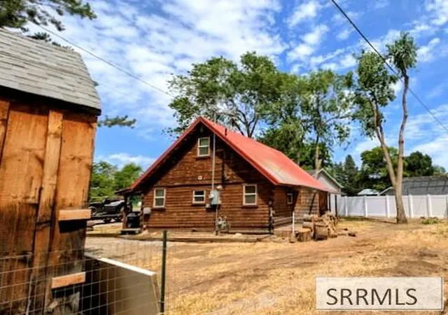 Photo 3 of Sale Pending at 620 W 4th North, Saint Anthony, ID 83445 | MLS# 2189038 | Listing updated on 2026-09-28