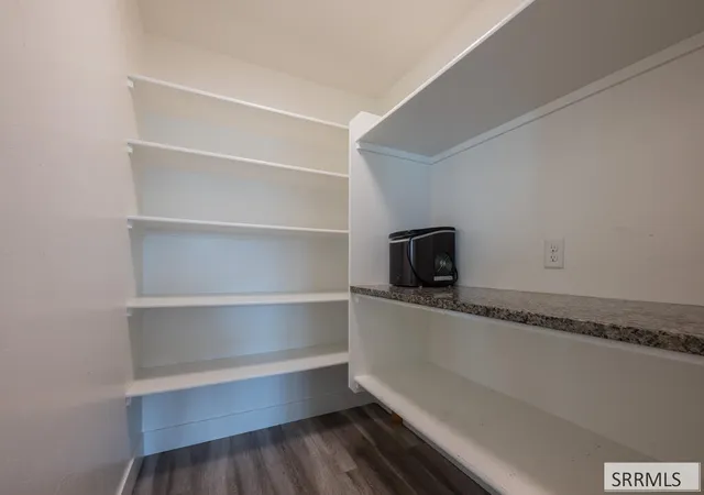 Photo 3 of Single family home for sale at 4802 Porter Dr, Idaho Falls, ID 83406 | MLS# 2189036 | Listing updated on 2026-09-15