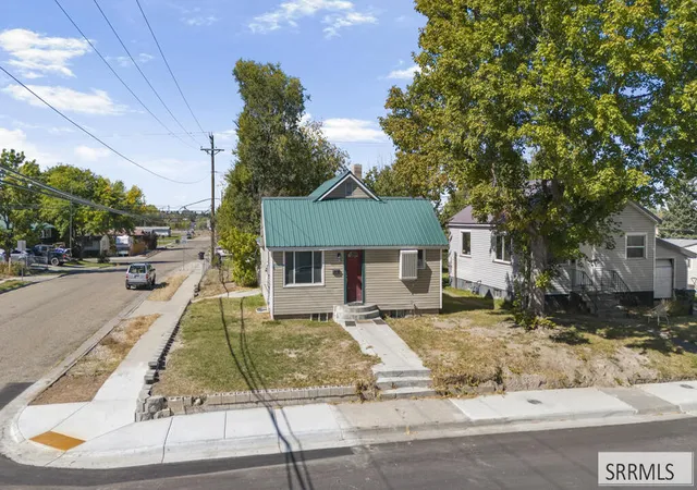 Photo 1 of Sale Pending at 1101 Jefferson Ave, Idaho Falls, ID 83402 | MLS# 2189614 | Listing updated on 2026-10-09