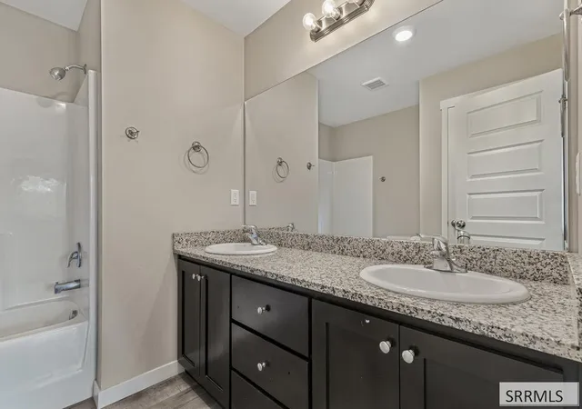 Photo 4 of Townhouse for sale at 806 Trails End, Idaho Falls, ID 83402 | MLS# 2189162 | Listing updated on 2026-09-11