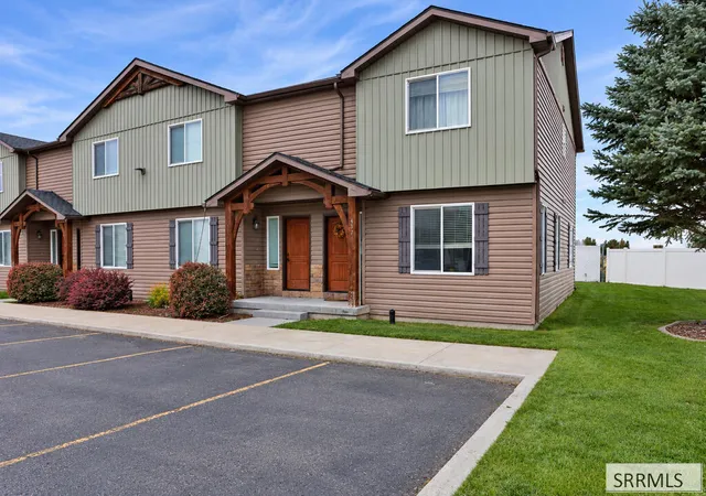 Photo 3 of Townhouse for sale at 435 Sunflower Rd, Rexburg, ID 83440 | MLS# 2189454 | Listing updated on 2026-10-23