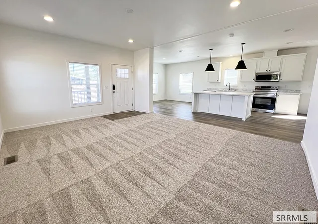 Photo 2 of Single family home for sale at 925 Cottage Ln, Blackfoot, ID 83221 | MLS# 2189137 | Listing updated on 2026-09-10