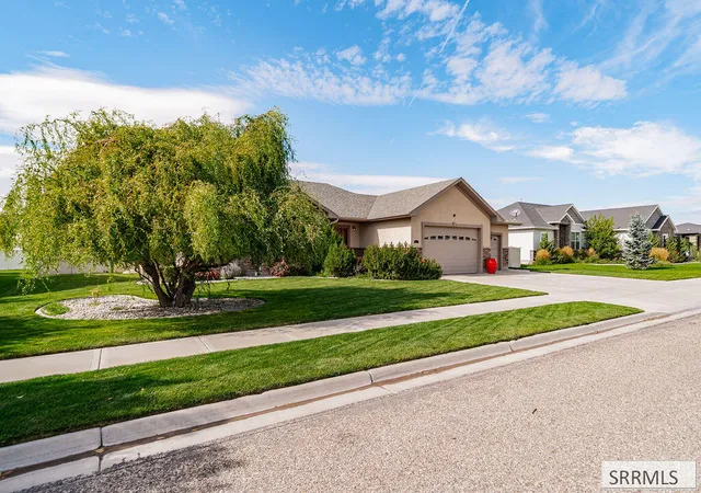 Photo 3 of Single family home for sale at 5119 Pevero Dr, Idaho Falls, ID 83401 | MLS# 2189016 | Listing updated on 2026-09-04