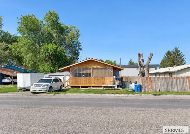 Photo 2 of Sale Pending at 2863 E 664 North, Roberts, ID 83444 | MLS# 2189230 | Listing updated on 2026-10-26