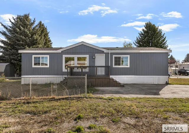 Manufactured home for sale at 2133 E Pinetree Cir, Idaho Falls, ID 83401 | MLS# 2189600