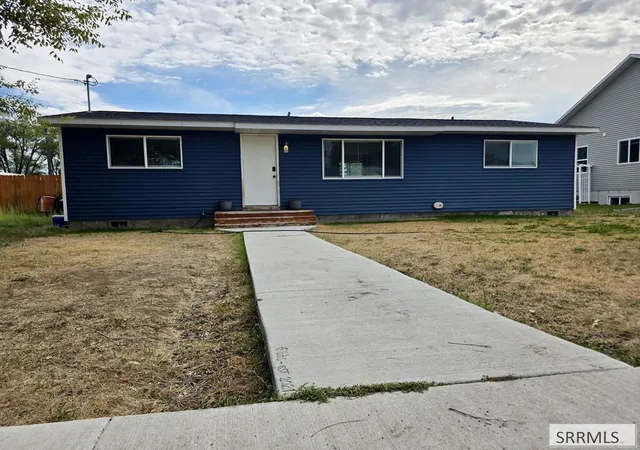 Photo 2 of Single family home for sale at 660 S 2nd East, Saint Anthony, ID 83445 | MLS# 2188926 | Listing updated on 2026-09-30