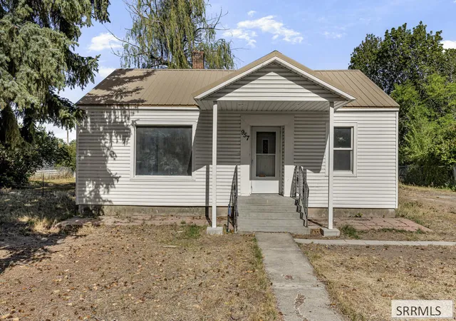 Photo 2 of Single family home for sale at 957 S Shilling Ave, Blackfoot, ID 83221 | MLS# 2189022 | Listing updated on 2026-09-04