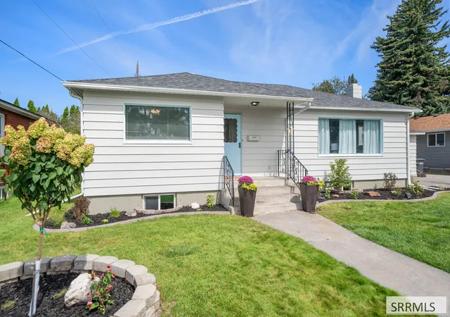Photo 3 of Single family home for sale at 1085 Syringa Dr, Idaho Falls, ID 83401 | MLS# 2189002 | Listing updated on 2026-09-03