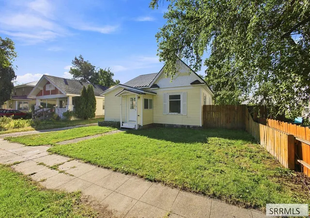 Photo 2 of Single family home for sale at 238 West 1st N, Saint Anthony, ID 83445 | MLS# 2189107 | Listing updated on 2026-09-10