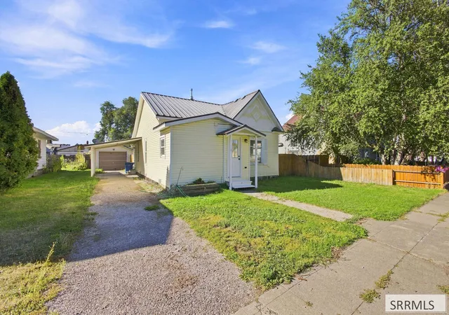 Photo 2 of Single family home for sale at 238 West 1st N, Saint Anthony, ID 83445 | MLS# 2189107 | Listing updated on 2026-09-10