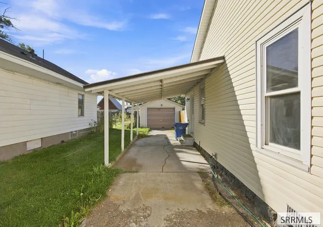 Photo 3 of Single family home for sale at 238 West 1st N, Saint Anthony, ID 83445 | MLS# 2189107 | Listing updated on 2026-09-10