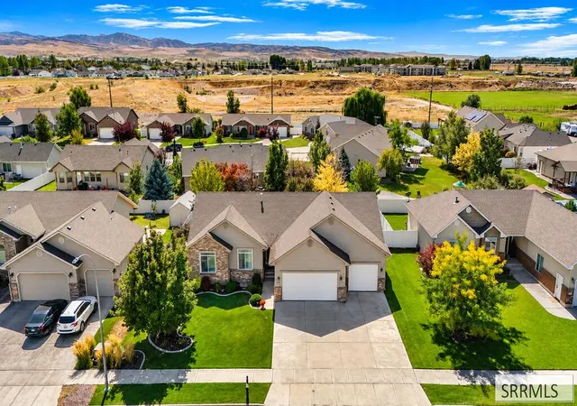 Photo 2 of Sale Pending at 1798 Sunny Pine Way, Idaho Falls, ID 83404 | MLS# 2189457 | Listing updated on 2026-10-21
