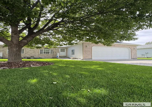 Photo 1 of Townhouse for sale at 2934 E Oakhaven Cir, Ammon, ID 83406 | MLS# 2189160 | Listing updated on 2026-09-11