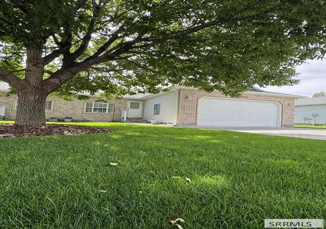 Photo 2 of Townhouse for sale at 2934 E Oakhaven Cir, Ammon, ID 83406 | MLS# 2189160 | Listing updated on 2026-09-11