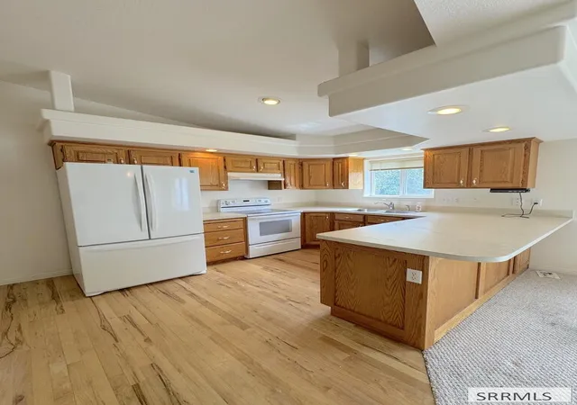 Photo 3 of Townhouse for sale at 2934 E Oakhaven Cir, Ammon, ID 83406 | MLS# 2189160 | Listing updated on 2026-09-11