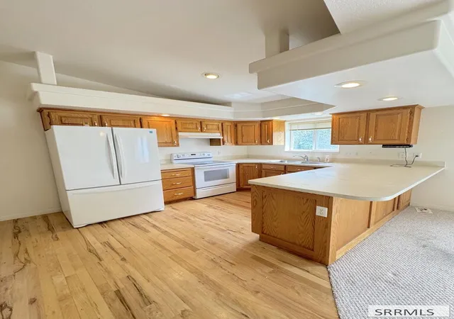 Photo 4 of Townhouse for sale at 2934 E Oakhaven Cir, Ammon, ID 83406 | MLS# 2189160 | Listing updated on 2026-09-11