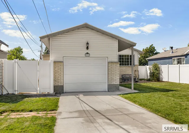 Photo 3 of Single family home for sale at 71 N 3rd West, Rexburg, ID 83440 | MLS# 2189134 | Listing updated on 2026-09-11