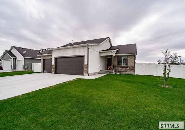 Photo 1 of Single family home for sale at 1955 Bennington Ct, Idaho Falls, ID 83404 | MLS# 2189200 | Listing updated on 2026-10-14