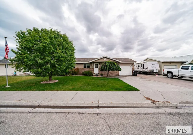 Photo 3 of Sale Pending at 755 Auburn Ave, Idaho Falls, ID 83401 | MLS# 2189355 | Listing updated on 2026-09-22