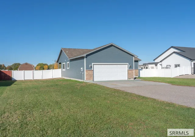Photo 3 of Single family home for sale at 27 N White Pine Ln, Rigby, ID 83442 | MLS# 2188944 | Listing updated on 2026-10-28