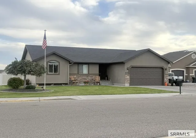 Photo 1 of Single family home for sale at 805 W Falcon Cir, Blackfoot, ID 83221 | MLS# 2189280 | Listing updated on 2026-09-28