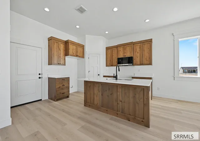 Photo 2 of Single family home for sale at 6876 Millbrook Dr, Idaho Falls, ID 83402 | MLS# 2188985 | Listing updated on 2026-10-26