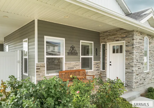Photo 3 of Single family home for sale at 609 Aurora, Pocatello, ID 83202 | MLS# 2189430 | Listing updated on 2026-09-23