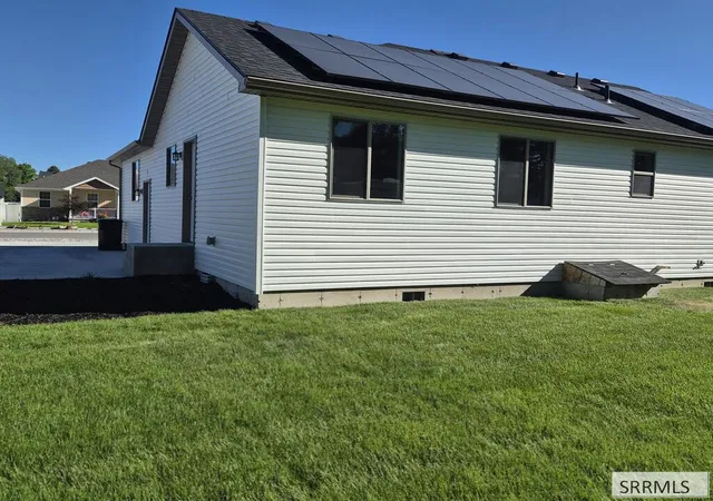 Photo 3 of Single family home for sale at 1069 Harris Loop, Blackfoot, ID 83221 | MLS# 2189066 | Listing updated on 2026-09-16