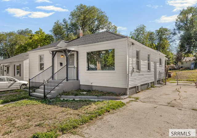 Photo 3 of Sale Pending at 77 Cottonwood Ave, Pocatello, ID 83204 | MLS# 2189526 | Listing updated on 2026-10-15
