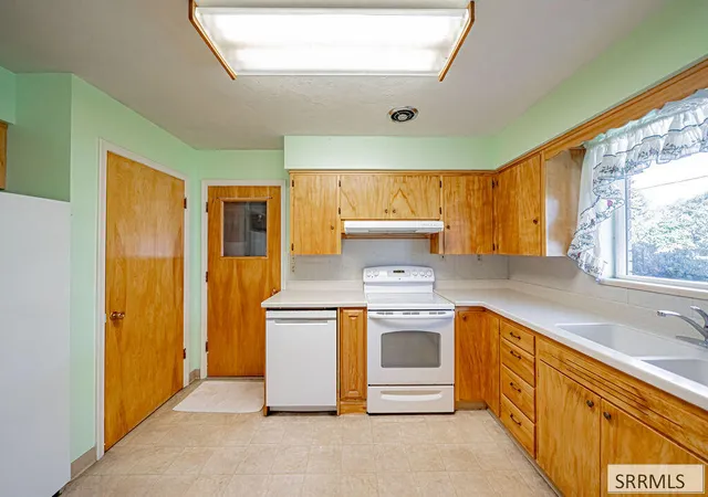 Photo 3 of Single family home for sale at 3050 E Iona Rd, Idaho Falls, ID 83401 | MLS# 2188942 | Listing updated on 2026-09-20