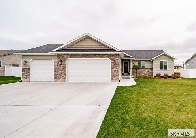 Photo 1 of Single family home for sale at 3002 Golden Rod Dr, Idaho Falls, ID 83401 | MLS# 2189827 | Listing updated on 2026-10-28