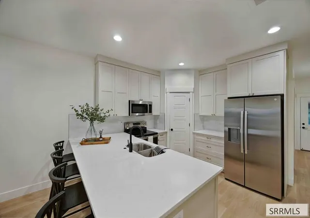 Photo 4 of Townhouse for sale at 1378 Gary Dr, Blackfoot, ID 83221 | MLS# 2189783 | Listing updated on 2026-10-12
