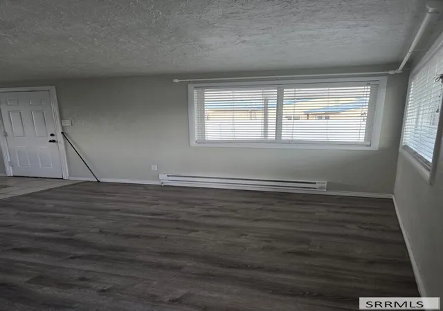 Photo 3 of Single family home for sale at 957 Quincy St, Idaho Falls, ID 83401 | MLS# 2189090 | Listing updated on 2026-10-05