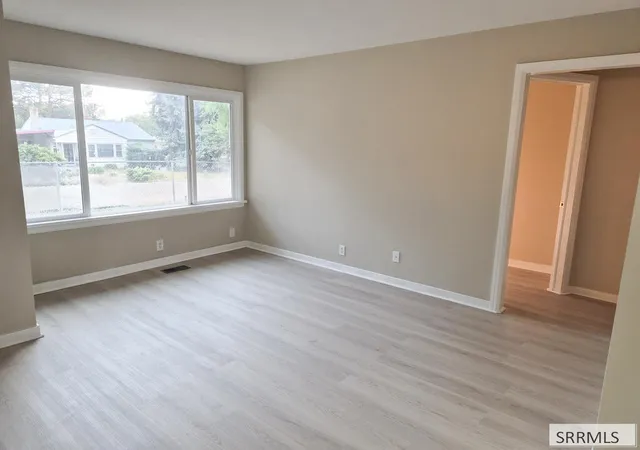 Photo 3 of Sale Pending at 618 E D Ave, Jerome, ID 83338 | MLS# 2188993 | Listing updated on 2026-09-09