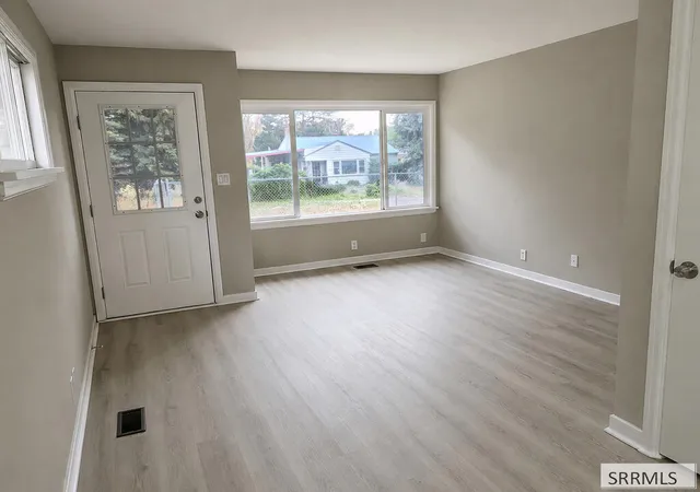 Photo 3 of Sale Pending at 618 E D Ave, Jerome, ID 83338 | MLS# 2188993 | Listing updated on 2026-09-09