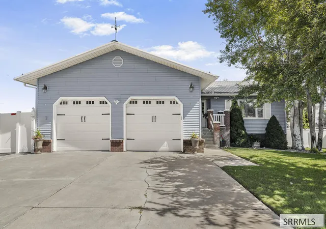 Photo 3 of Single family home for sale at 3245 S 55th West, Idaho Falls, ID 83402 | MLS# 2189264 | Listing updated on 2026-10-06
