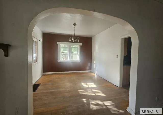 Photo 3 of Single family home for sale at 140 N Lincoln Ave, Pocatello, ID 83204 | MLS# 2189353 | Listing updated on 2026-09-28