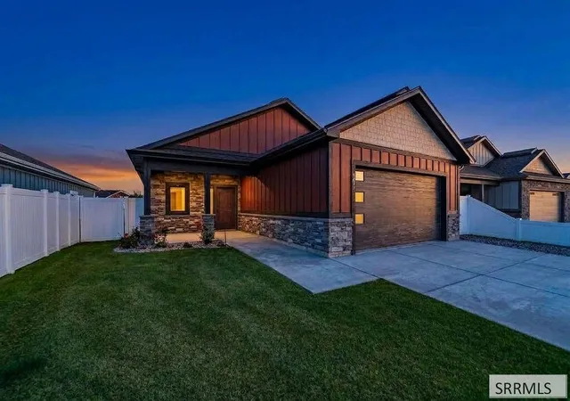 Photo 1 of Single family home for sale at 381 S Glade Loop, Idaho Falls, ID 83404 | MLS# 2189473 | Listing updated on 2026-09-25