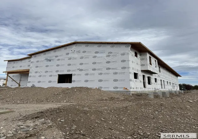 Photo 3 of Townhouse for sale at 2932 Gray Fox Ln #2-102, Idaho Falls, ID 83406 | MLS# 2187897 | Listing updated on 2026-10-26