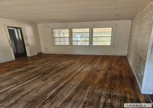 Photo 3 of Sale Pending at 870 Highland Blvd, Pocatello, ID 83204 | MLS# 2189470 | Listing updated on 2026-09-26
