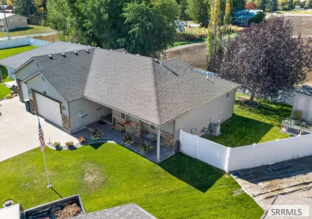 Photo 3 of Townhouse for sale at 485 Neff Cir, Blackfoot, ID 83221 | MLS# 2189708 | Listing updated on 2026-10-15
