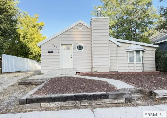 Photo 2 of Single family home for sale at 938 Ada Ave, Idaho Falls, ID 83402 | MLS# 2189163 | Listing updated on 2026-09-11