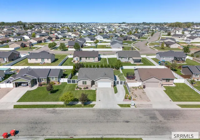 Photo 2 of Single family home for sale at 3803 Slate Dr, Idaho Falls, ID 83401 | MLS# 2188927 | Listing updated on 2026-09-10