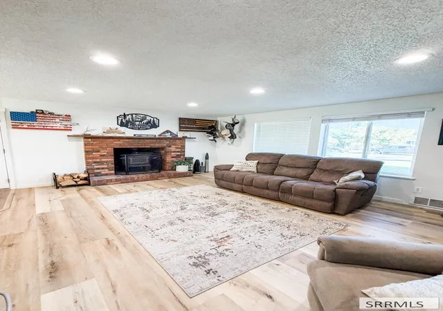 Photo 3 of Sale Pending at 726 Wildrose Ln, Blackfoot, ID 83221 | MLS# 2189124 | Listing updated on 2026-09-13
